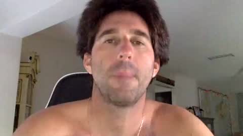 Snapshot of traviskenn chatting on October 21, 6:08 pm TravisKenn online show from October 21, 6:08 pm