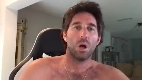 Snapshot of traviskenn chatting on October 24, 6:37 pm TravisKenn online show from October 24, 6:37 pm