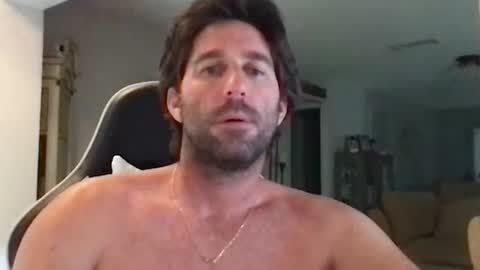 Snapshot of traviskenn chatting on October 29, 6:42 pm TravisKenn online show from October 29, 6:42 pm