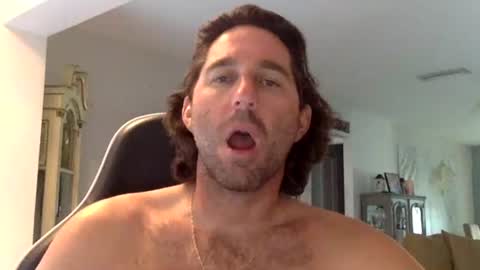 Snapshot of traviskenn chatting on February 15, 7:10 pm TravisKenn online show from February 15, 7:10 pm