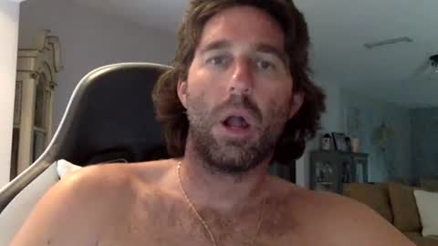 Snapshot of traviskenn chatting on February 22, 9:24 pm TravisKenn online show from February 22, 9:24 pm