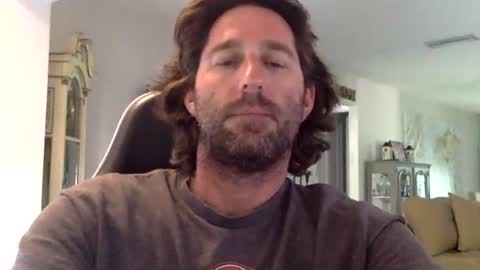 Snapshot of traviskenn chatting on February 24, 7:45 pm TravisKenn online show from February 24, 7:45 pm