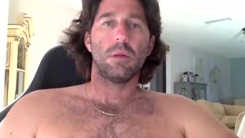 Snapshot of traviskenn chatting on March 6, 12:45 pm TravisKenn online show from March 6, 12:45 pm