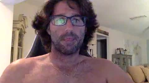 Snapshot of traviskenn chatting on March 23, 11:47 am TravisKenn online show from March 23, 11:47 am