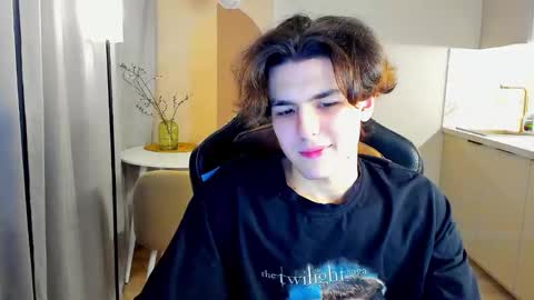 travisrivas online show from March 19, 2:26 am