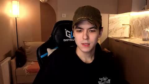 travisrivas online show from July 2, 2:01 pm