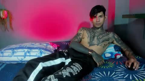 TRAV - INDEPENDENT MODEL online show from October 1, 1:00 am