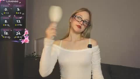 traxzbabe online show from July 12, 5:04 pm
