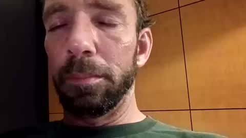 Snapshot of treedude303720 chatting on October 12, 3:27 am treedude303720 online show from October 12, 3:27 am