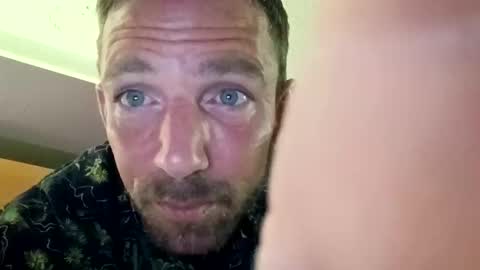 Snapshot of treedude303720 chatting on November 4, 8:02 am treedude303720 online show from November 4, 8:02 am