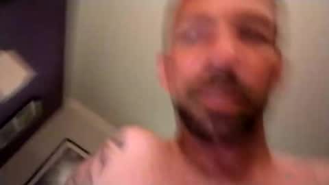 Snapshot of treedude303720 chatting on November 20, 4:34 am treedude303720 online show from November 20, 4:34 am