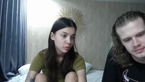 Sarah And Jon online show from December 11, 3:02 am