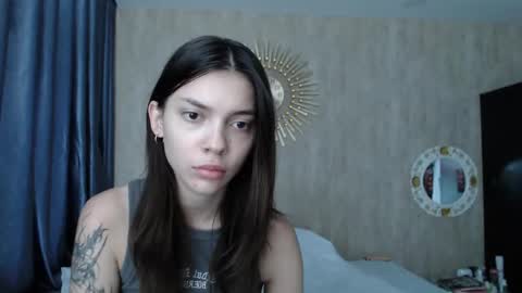 Sarah And Jon online show from December 26, 3:06 am