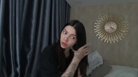 Sarah And Jon online show from January 4, 11:27 pm