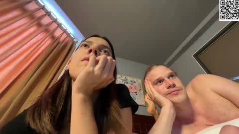 Sarah And Jon online show from February 27, 7:23 am