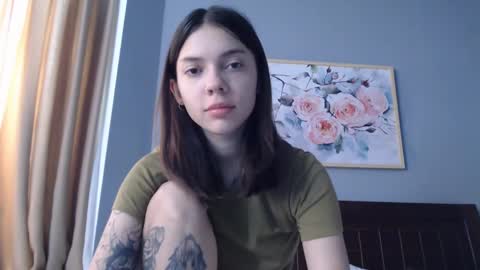 Sarah And Jon online show from March 6, 2:30 am