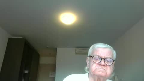 Snapshot of trekbeestje1 chatting on December 15, 8:40 am trekbeestje online show from December 15, 8:40 am