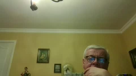 Snapshot of trekbeestje1 chatting on February 20, 5:13 pm trekbeestje online show from February 20, 5:13 pm