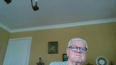 Snapshot of trekbeestje1 chatting on February 22, 9:52 am trekbeestje online show from February 22, 9:52 am