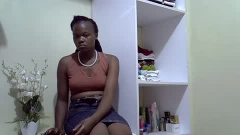 Snapshot of trendybooty chatting on October 23, 5:51 am tendybooty online show from October 23, 5:51 am