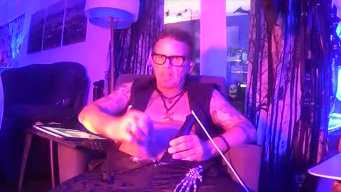 Snapshot of trent_pounder chatting on September 24, 9:12 am Trent Pounder online show from September 24, 9:12 am