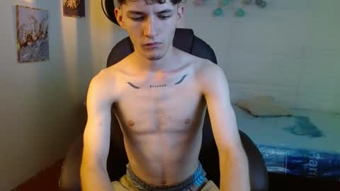 Snapshot of trevor_mob chatting on March 2, 7:32 pm trevor_mob online show from March 2, 7:32 pm