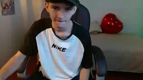 Snapshot of trevor_mob chatting on March 11, 7:42 pm trevor_mob online show from March 11, 7:42 pm