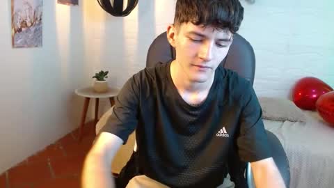 Snapshot of trevor_mob chatting on March 12, 7:42 pm trevor_mob online show from March 12, 7:42 pm