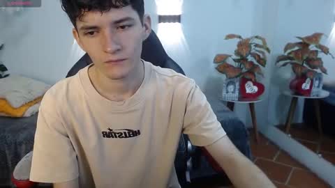 Snapshot of trevor_mob chatting on March 24, 7:30 pm trevor_mob online show from March 24, 7:30 pm