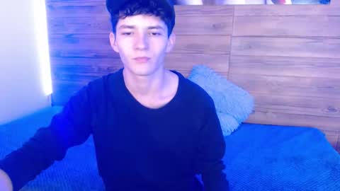 Snapshot of trevor_mob chatting on March 26, 7:30 pm trevor_mob online show from March 26, 7:30 pm