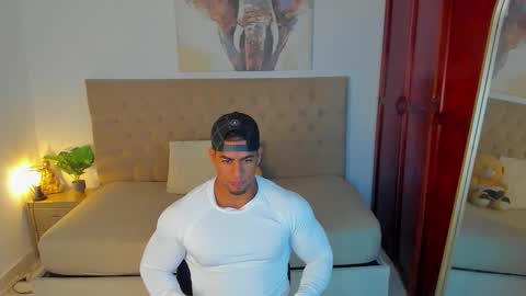 Snapshot of trevor_vinc chatting on October 4, 12:47 pm trevor online show from October 4, 12:47 pm