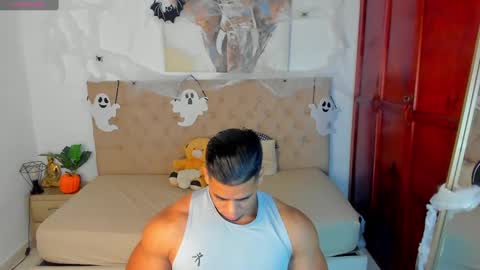 Snapshot of trevor_vinc chatting on October 28, 12:30 pm trevor online show from October 28, 12:30 pm