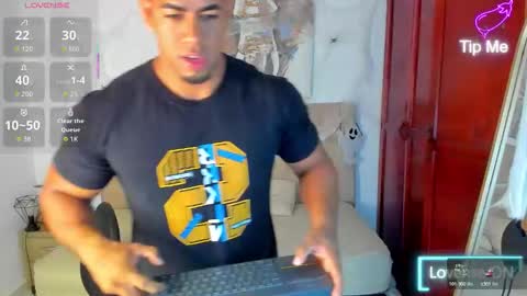 Snapshot of trevor_vinc chatting on November 1, 12:40 pm trevor online show from November 1, 12:40 pm