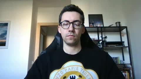 Snapshot of trevor_x2 chatting on February 6, 10:48 am trevor_x2 online show from February 6, 10:48 am