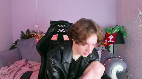 TrevorBenson online show from December 23, 6:58 pm