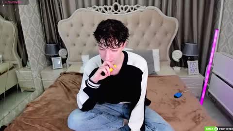 Snapshot of trevorbenson chatting on September 21, 6:09 pm TrevorBenson online show from September 21, 6:09 pm