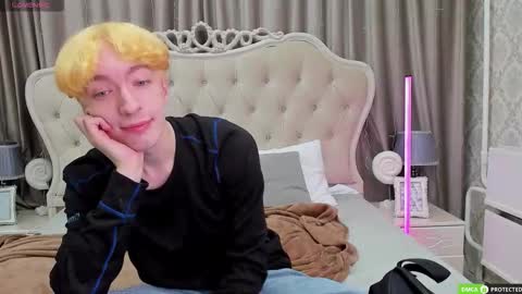 Snapshot of trevorbenson chatting on October 3, 3:03 am TrevorBenson online show from October 3, 3:03 am