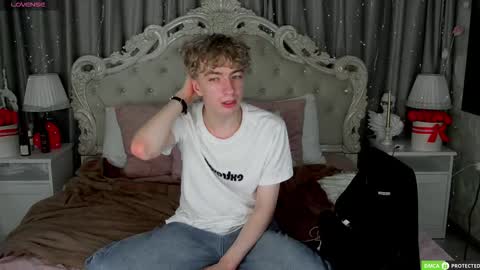 Snapshot of trevorbenson chatting on October 5, 9:07 am TrevorBenson online show from October 5, 9:07 am