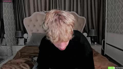 Snapshot of trevorbenson chatting on October 8, 3:04 am TrevorBenson online show from October 8, 3:04 am