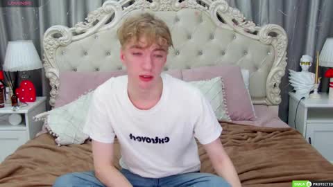 Snapshot of trevorbenson chatting on October 11, 8:46 am TrevorBenson online show from October 11, 8:46 am