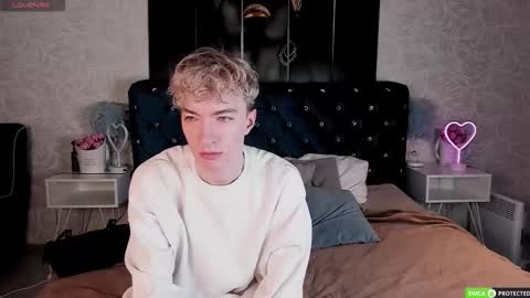 Snapshot of trevorbenson chatting on November 25, 3:28 am TrevorBenson online show from November 25, 3:28 am