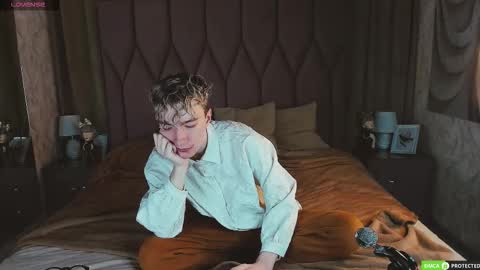 Snapshot of trevorbenson chatting on December 2, 3:01 am TrevorBenson online show from December 2, 3:01 am