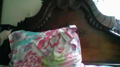 triana_bell online show from November 29, 6:33 pm