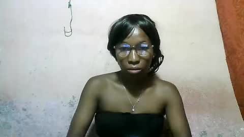 tricia9794 online show from March 25, 8:20 am