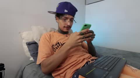 - trieone online show from February 15, 8:11 am