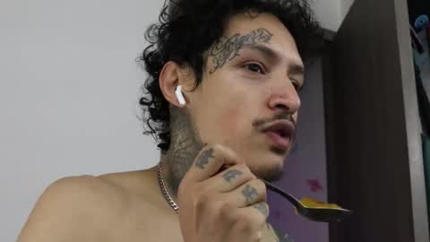 - trieone online show from October 22, 1:39 am