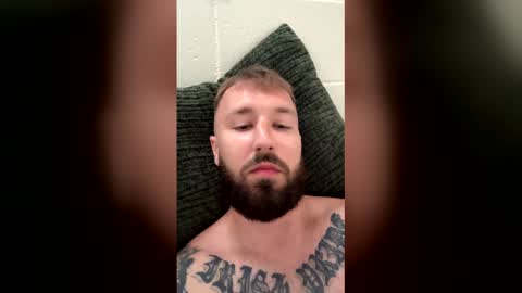 Snapshot of triley10 chatting on April 7, 12:11 am triley10 online show from April 7, 12:11 am