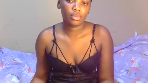 trina_z online show from June 28, 4:51 am