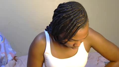 trina_z online show from July 25, 7:33 pm