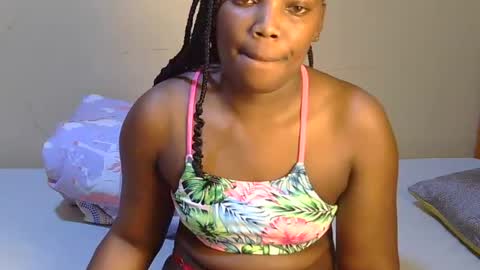 trina_z online show from July 29, 9:51 am